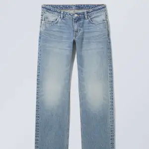 Jätte fina ljusa jeans från weekday i ny skick!! Modellen är ARROW, low waist  Ny pris är 590 och säljer för 250!💗