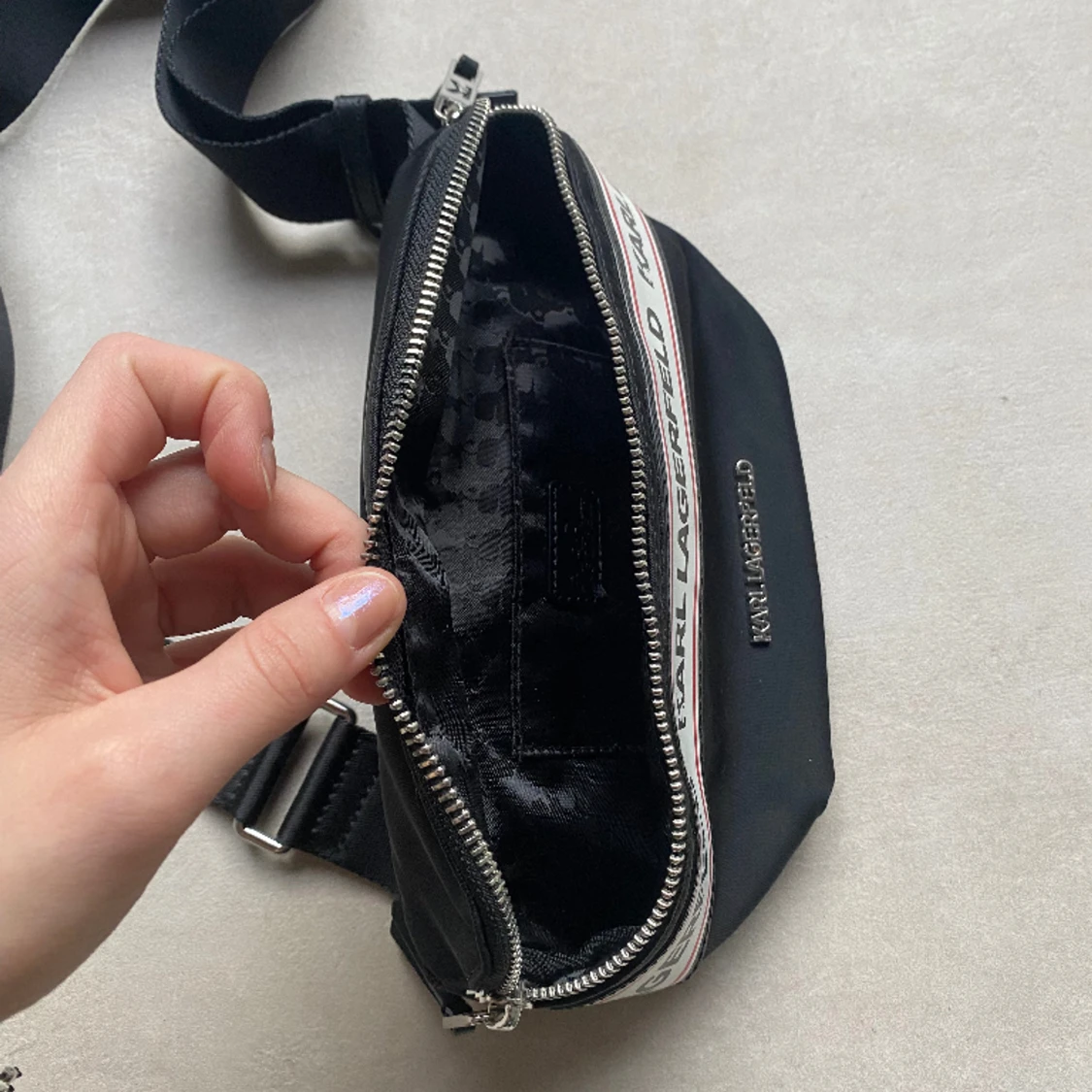 Karl Lagerfeld väska - 91