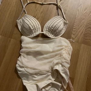 Diamant body vit  - Oanvänd  Stl S   Superfin rygg 