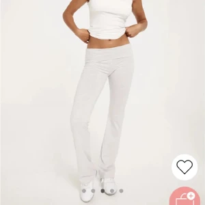 Yoga pants - Gråa snygga yoga pants från Nelly! Storlek S och passar mig som är runt 170cm