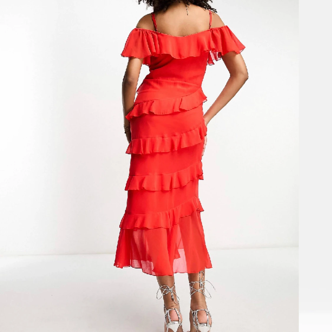 Balklänning röd volanger - 90