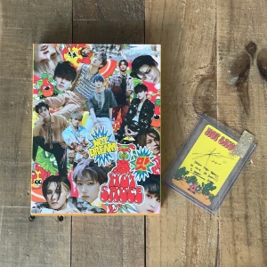 Nct Dream - Hot Sauce  - Hot Sauce - Chilling ver,  1 photocard ingår. Köpare står för frakt, skicka dm om du har några frågor! <3