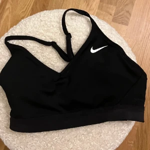 Sportbh - Sportbh i storlek s/xs. Sparsamt använd💕