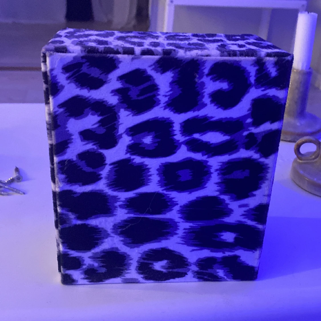 Liten leopard färgade lådor  - 91