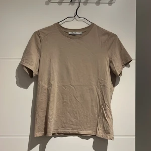 NA-KD top  - True to size T-Shirt  