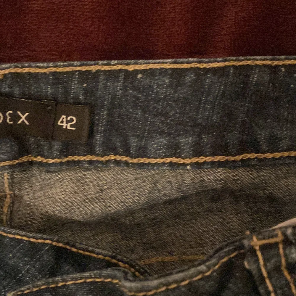 Fräscha jeans i strl 42. Jeans & Byxor.