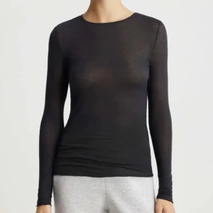 Liknande intimissmi  - Säljer denna tunna tröja liknande till instimissmis, märket är OYSHO från Zalando! Storlek S 💕