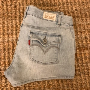 Levis shorts  - Säljer dessa super snygga shortsen från Levis då de har blivit för små 💕💕
