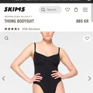 Helt oanvänd body från Skims. Modellen heter seamless sculpt thong bodysuit. Säljer då den inte passade mig och var så krångligt att skicka tbx. Kan skicka fler bilder. 
