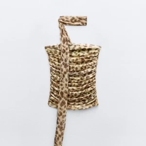 Helt ny leopard topp - Helt ny leopard topp från Zara Prislapp kvar! Slutsåld på hemsidan💕