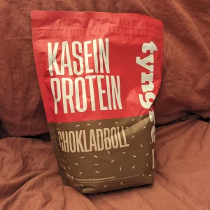 Tyngre Proteinpulver  - Kasein chokladboll   Utg. 2025 sent