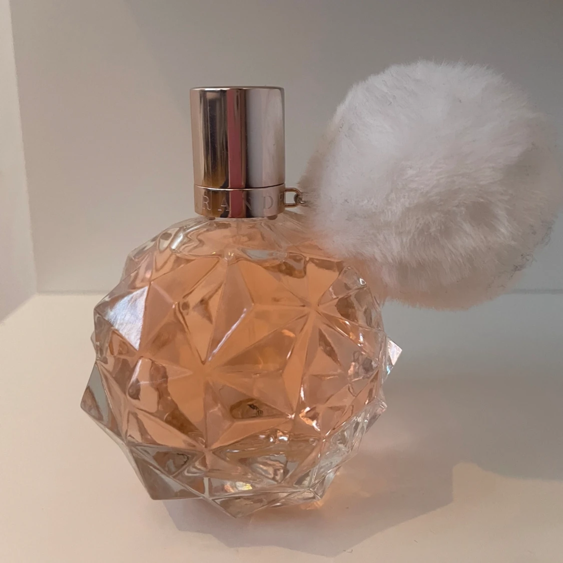 ariana grande parfym - 92