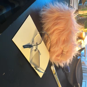 Gentle monster x jennie glitter 02 - Helt nya, direkt från Korea. Helt slut sålda och svåra att få tag på. 