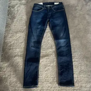 Dondup jeans / George skinny fit. Skick 10/10 som nya.  Nypris 3200kr