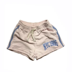 söta shorts - söta pastell rosa/blå shorts !! Sköna och lågmidjade<3