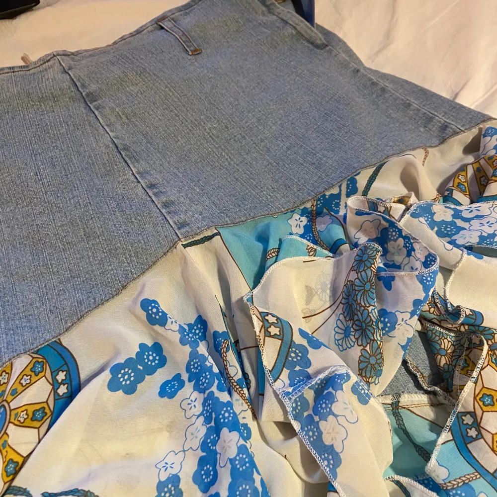 Jätte fet vintage jeans kjol, perfekt till sommarn. Kjolar.