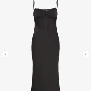 Superfin klänning från Gina tricot❣️aldrig använd med prislapp kvar🌸