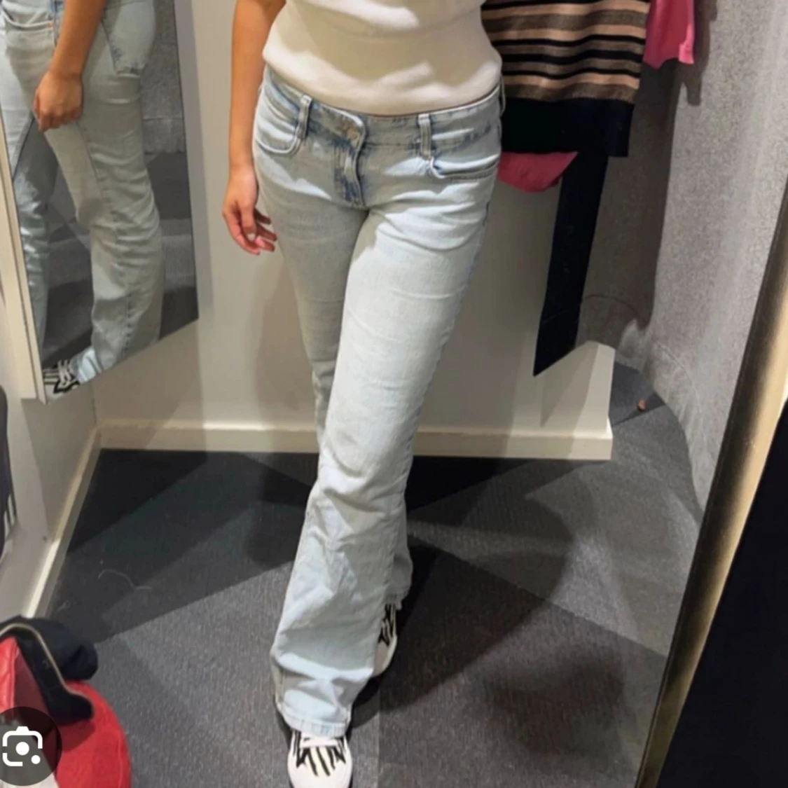 Ljusblåa jeans - 91