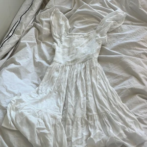 Perfekt klänning till sommarn❤️ - Perfekt klänning till sommarn! Super bra skick, pris kan diskuteras och kan tänkas att bytas mot något❤️ är i storlek 146 men funkar för dem som har 152-158 också❤️