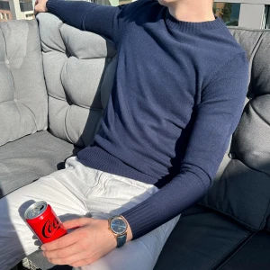 Merino/Kashmirtröjor (Nya) - Tjena säljer helt nya tröjor i 70 Merinoull och 30% Kashmir. Från mitt klädföretag. Tröjorna finns i färgerna på bild 2 och i storlekarna S,M och L Skriv om du har fler frågor!💫 