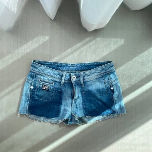 Coola jeansshorts  - Säljer dessa coola jeansshorts❣️❣️ kontakta för mått 