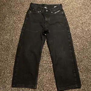 Ett par svarta Sweet Sktbs jeans i storlek xxs, mycket bra skick.