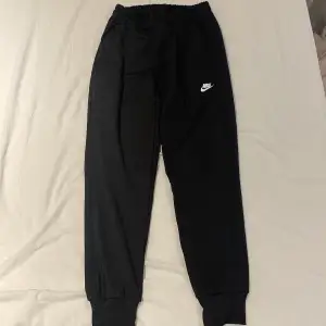 Nike byxor i storlek S, mjuk på insidan