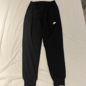 Nike träning/mjukis byxor  - Nike byxor i storlek S, mjuk på insidan