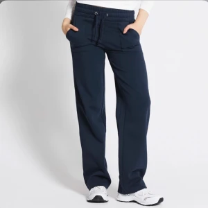 Mjukis sett, byxor/ tröja💙 - Säljer detta sköna sett från Lager 157 för de aldrig kommer till användning, använt fåtal gånger.  