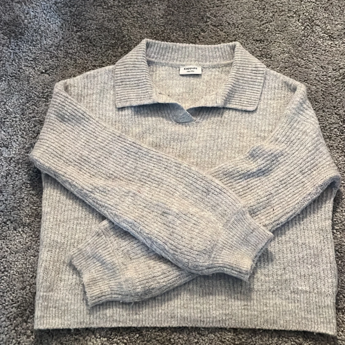 Grå stickad tröja - 90