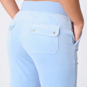 juicy byxor - jätte fina ljusblå juicybyxor, knappt använda och jätte fint skick❣️ orginalpris: 1 199kr 