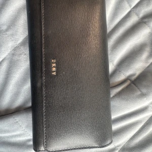 Väska - Dkny väska 