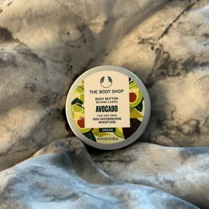 body butter från the body shop  - the body shop body butter i doften avokado 50ml aldrig använd 