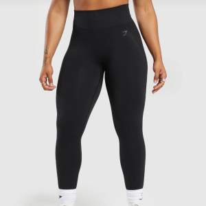 Svarta ”Flex leggings” från gymshark. Använda fåtal gånger så är som nyskick! 🩵