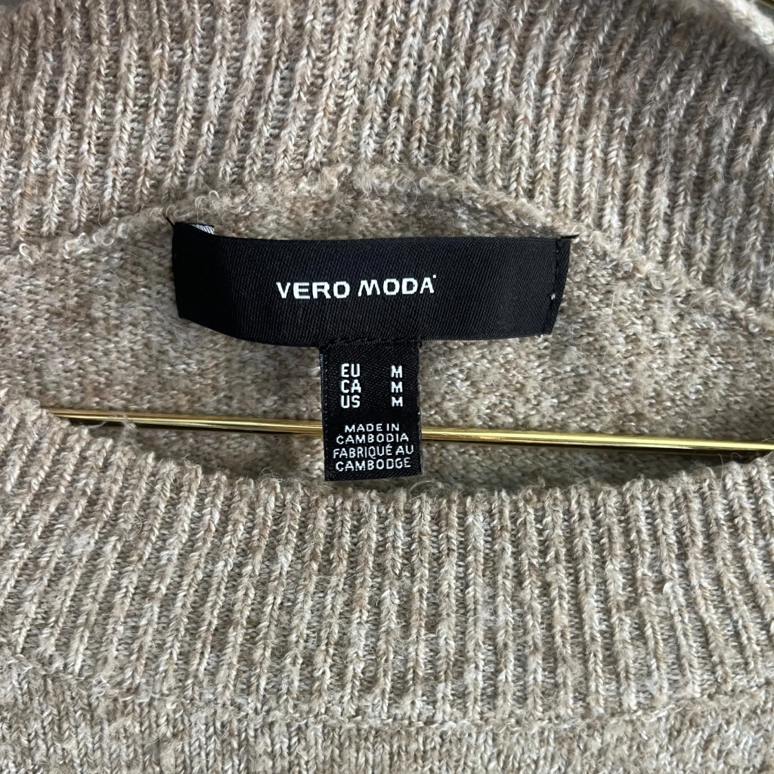 Beige stickad tröja  - 90