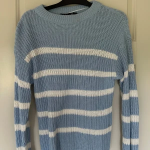 Stickad tröja - Stickad tröja   Använd 1 gång 