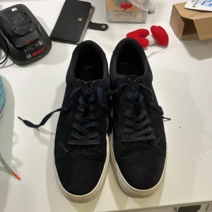 Vagabond skor - Säljer dom här skorna då dom inte kommer till användning. Jätte bra skick då jag bara använt dom fåtal gånger. Storlek 46/45, priset kan diskuteras 