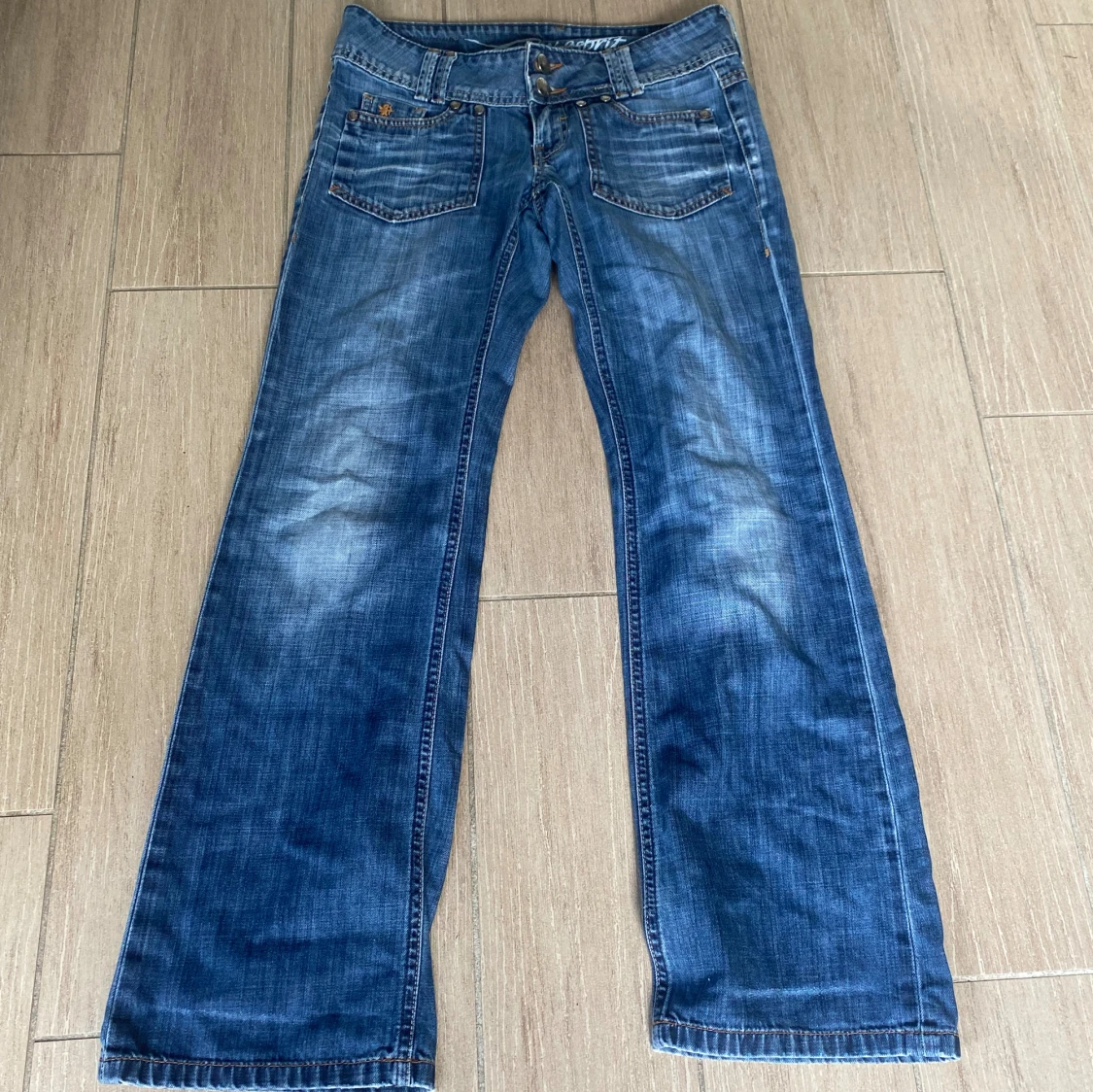 lågmidjade jeans  - 91