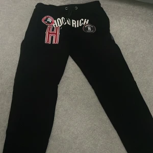 Hoodrich byxa - För liten och denna har ja aldrig använt 