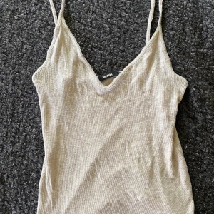 Linne från BikBok - Beige/créme linne från Bik Bok