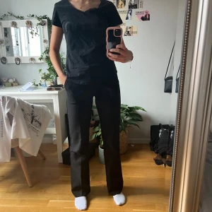 T-shirt från Aim’n  - Svart T-shirt med Aim’n med tryck 