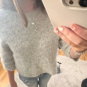 Trekvartsärmad stickad tröja - Jätte fin tröja i nyskick 