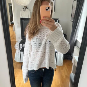 Stickad tröja - Super söt tröja som inte kommit till användning, ny utan prislapp💓 