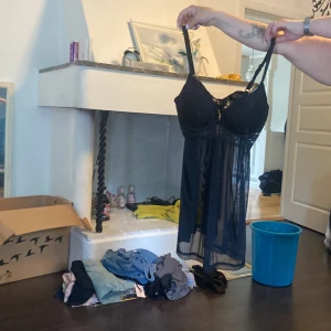 Fin spets bh  - Väldigt sexig topp/bh💕 pris går att diskutera 💕 mycket push up i den dock💕 använd 1-2 gånger då jag fick i present men den inte funkade med tanken på pushupen💕 pris går att diskuteras 