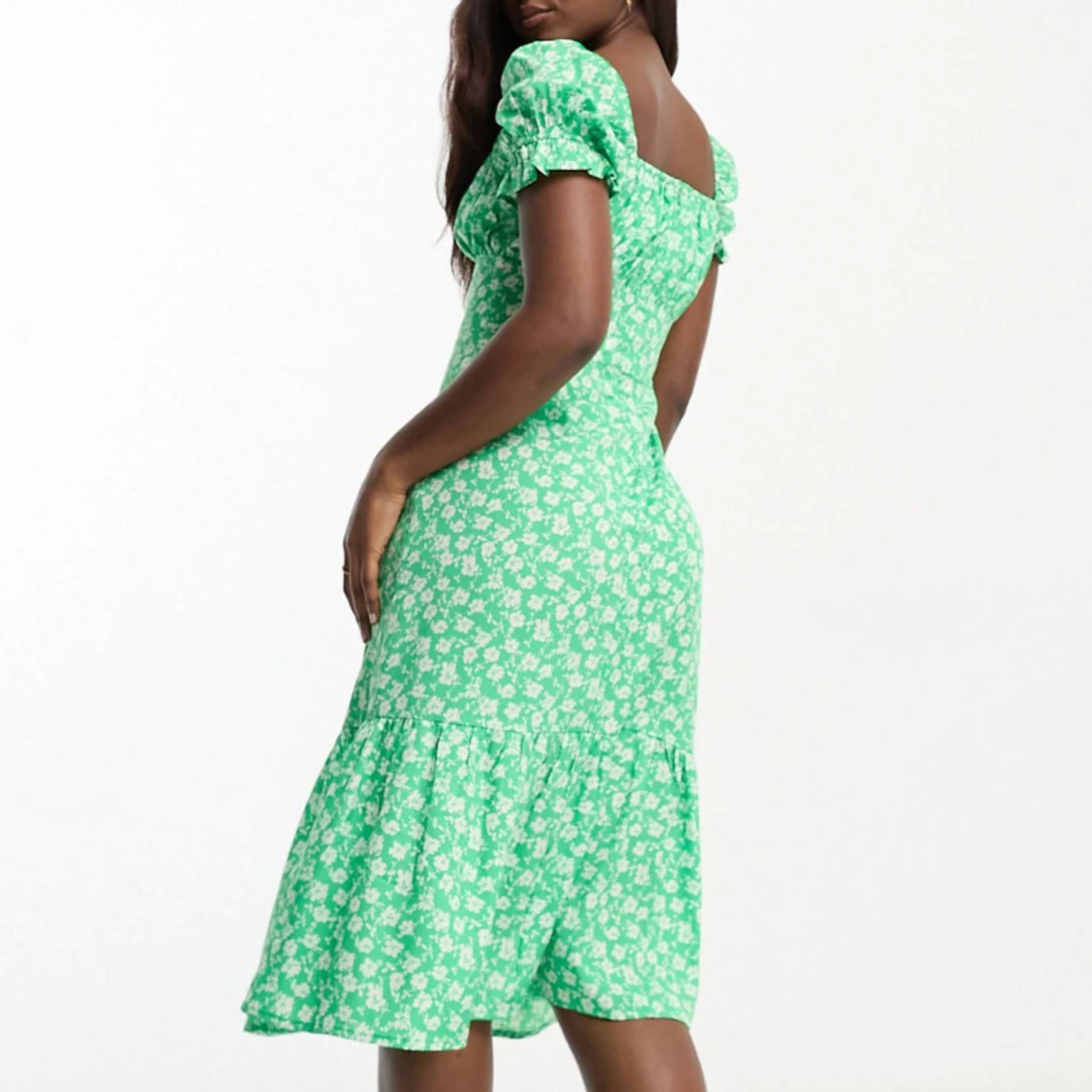 Grön blommig klänning - 90