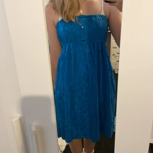 Klänning - Vintage klänning! Det finns inget märke och klänningen är oanvänd!