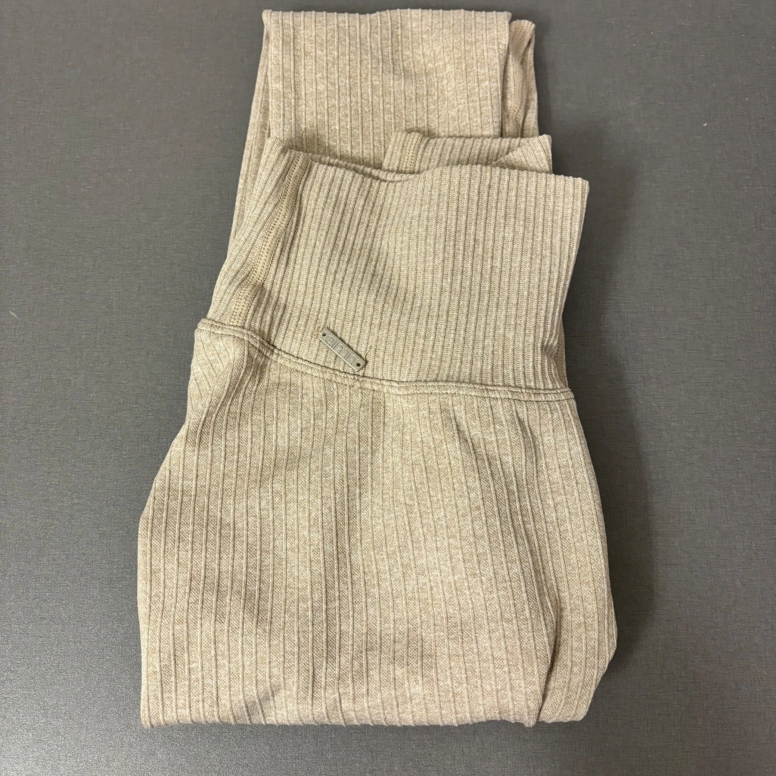 Beige ribbade leggings