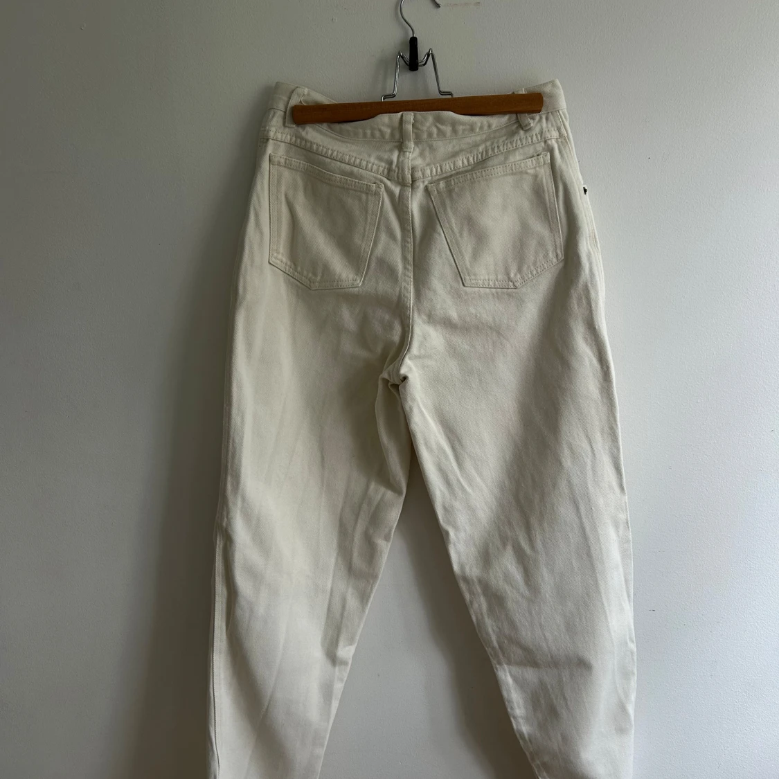 Väldigt ljusbeiga jeans - 90