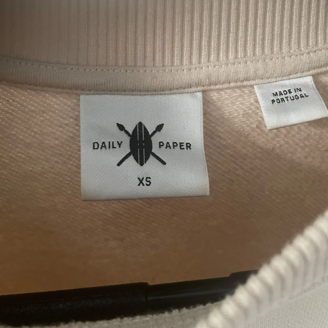 Beige tröja från Daily Paper - 90