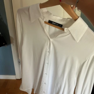 Skjorta - Säljer en skjorta som jag knappt använder💗